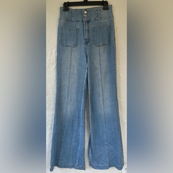 Jealous Tomato LIGHTWASH Denim Flared Bell Bottom Jeans Size Large Hippie Boho - Picture 1 of 7